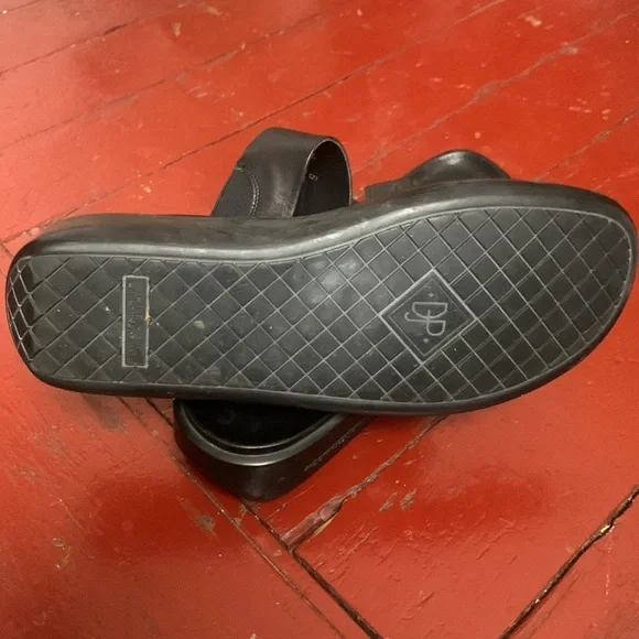 Womens leather thonged toe sandals. - Picture 5 of 6